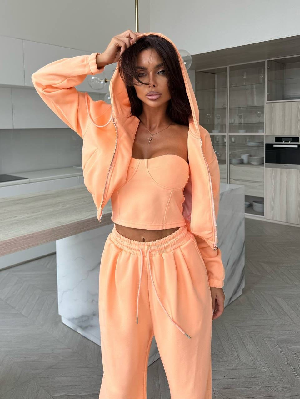 Damen Sculpting-Corsagen-Crop mit Kapuzen-Zipjacke und weiter High-Waist-Jogginghose Drune