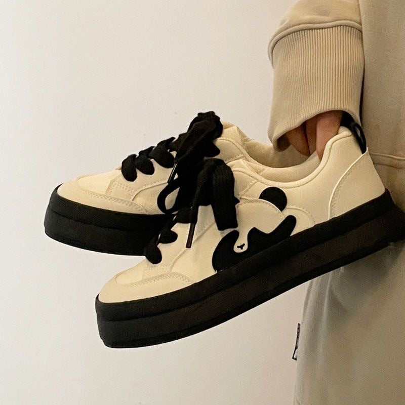 Damen Plateau-Sneaker mit auffälliger Tierapplikation und gepolstertem Komfortkragen Drune