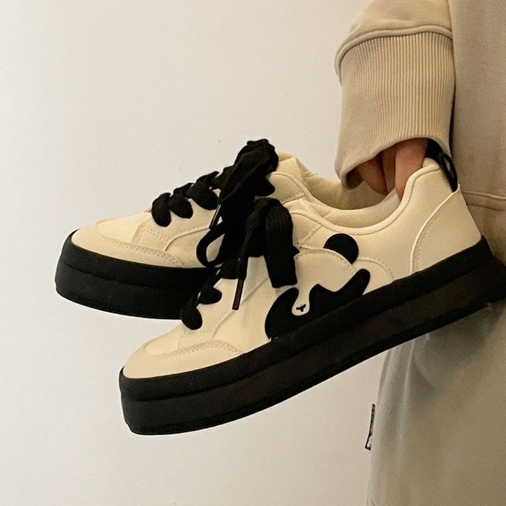 Damen Plateau-Sneaker mit auffälliger Tierapplikation und gepolstertem Komfortkragen Drune