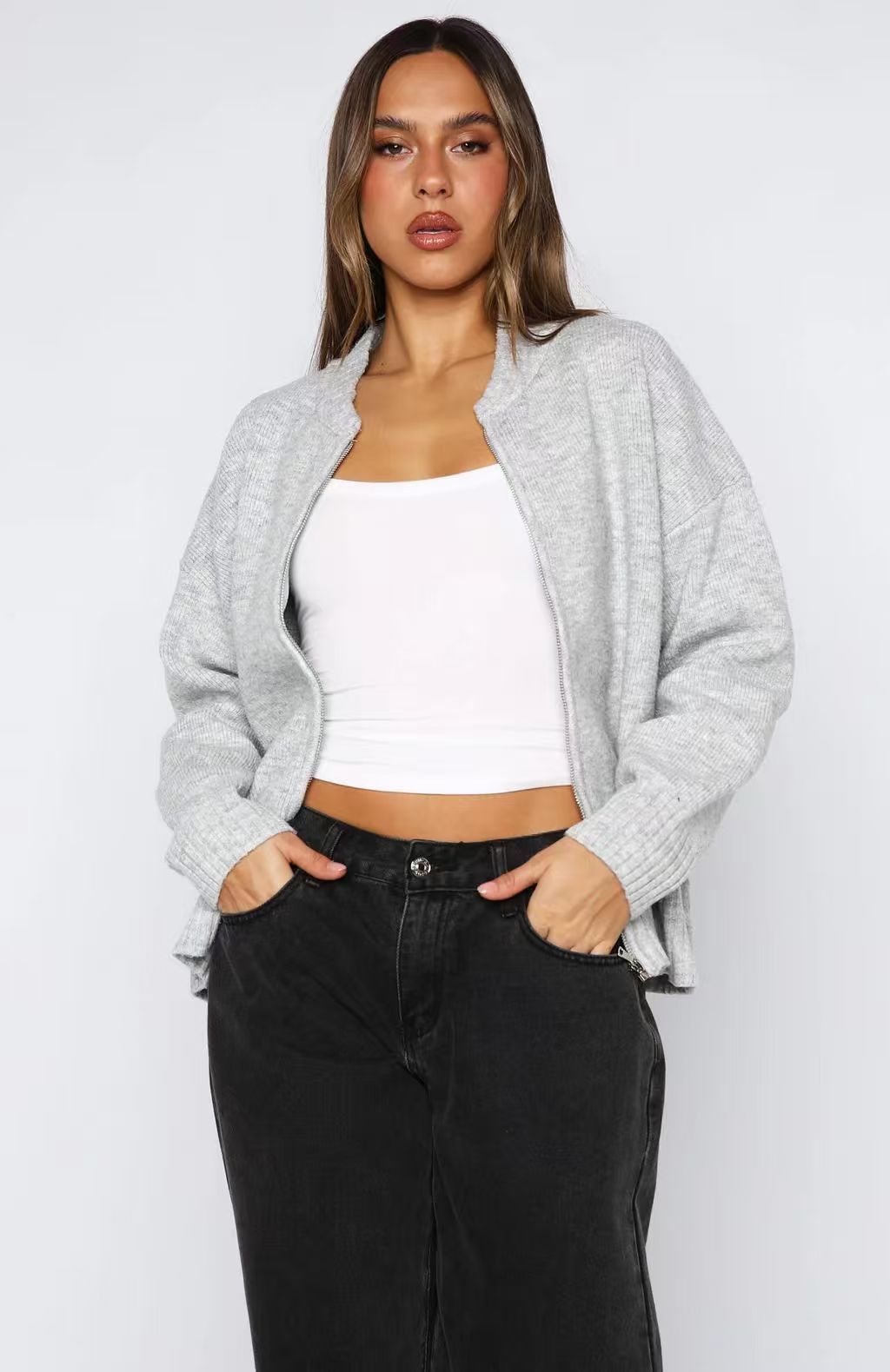 Damen Strickjacke mit kurzem Schnitt und sportlichem Reißverschluss Drune