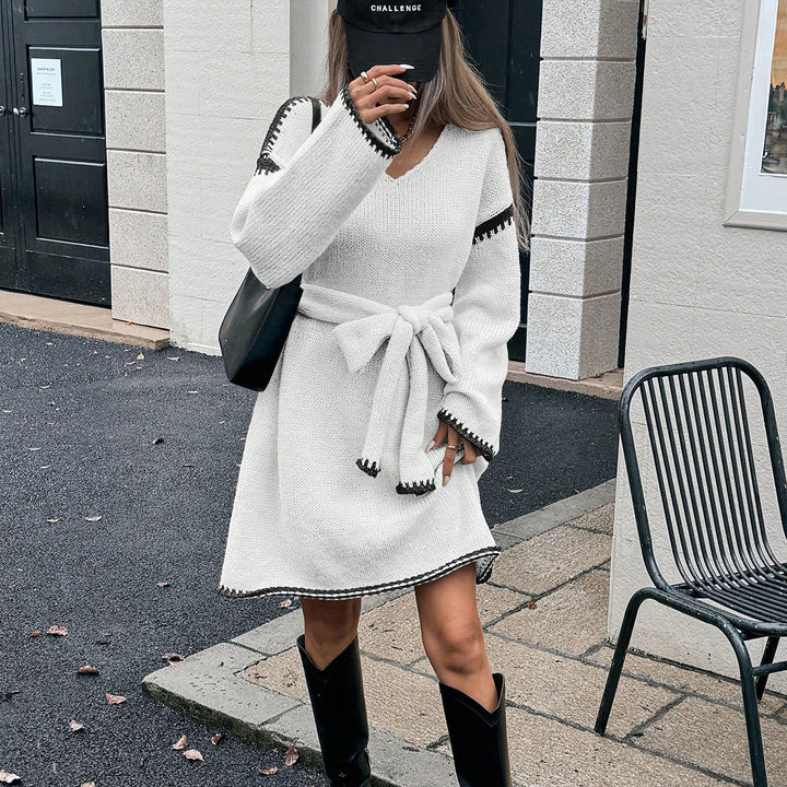 Damen Strickkleid mit Gürtel und V-Ausschnitt Drune