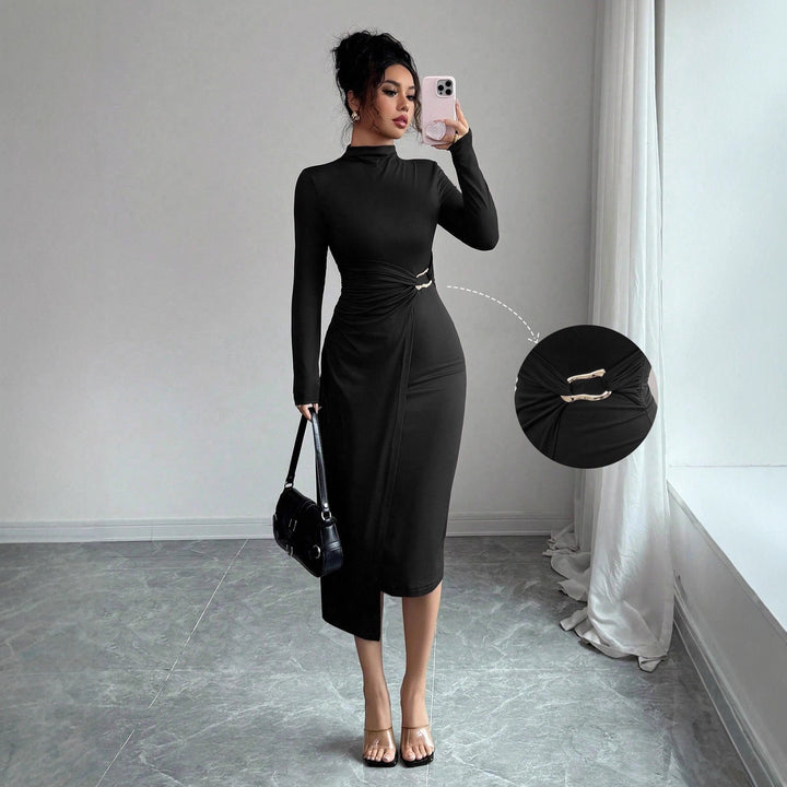 Damen nan figurbetontes Midikleid mit Stehkragen, Taillenraffung und asymmetrischem Saum Drune