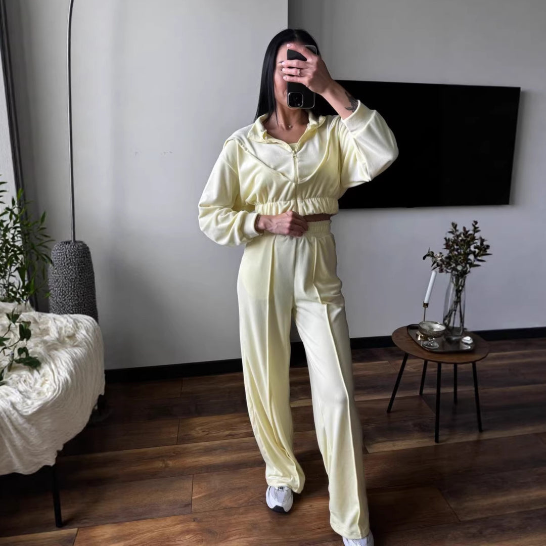 Damen Loungewear-Set aus luxuriösem Velours mit cropped Jacke und weiter Hose Drune