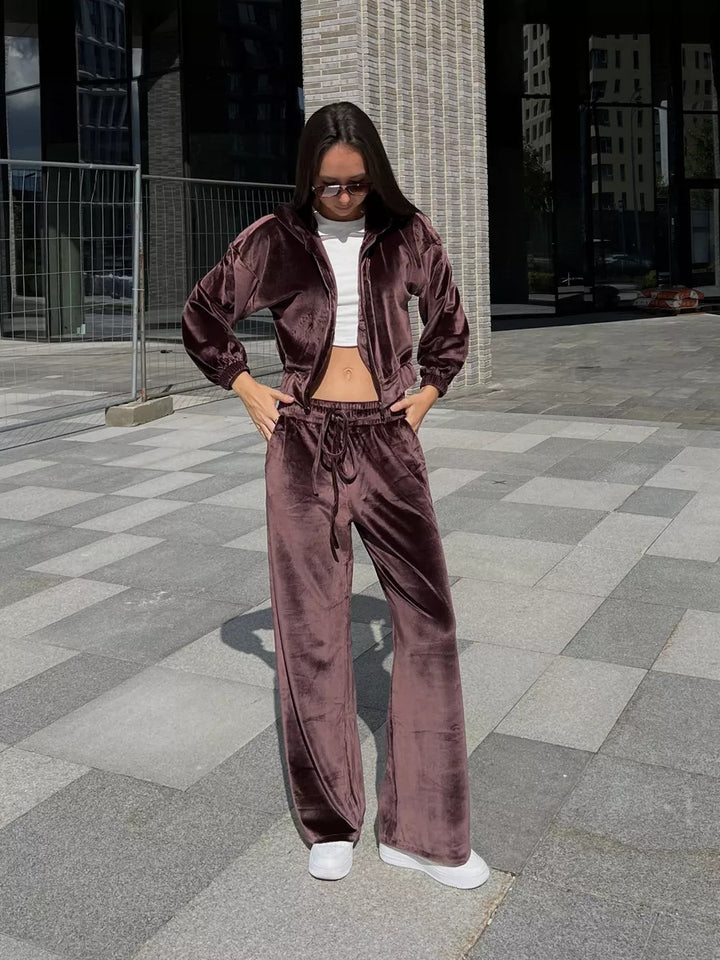 Damen weiches Velours-Lounge-Set mit kurzer Reißverschluss-Kapuzenjacke und weiter High-Waist-Hose Drune