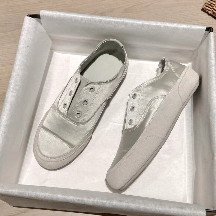 Damen Satin‑Slip‑On Sneaker mit gummierter Zehenkappe und elastischem Einstieg Drune