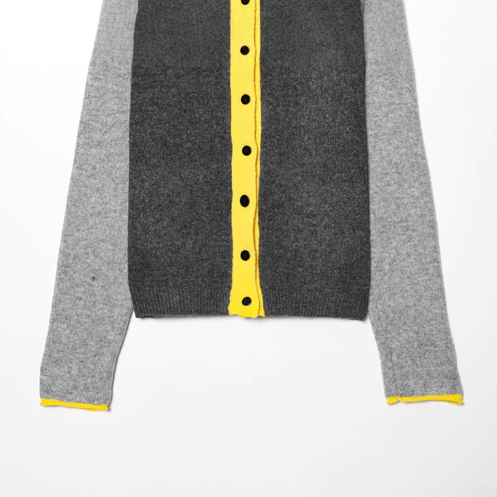 Damen nan kurze zweifarbige Wollcardigan mit kontrastierter Knopfleiste geripptem Saum und Hornknöpfen Drune