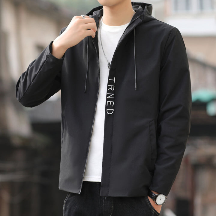 Herren leichte Kapuzen‑Shelljacke mit verdecktem Reißverschluss und minimalistischer Utility‑Optik Drune