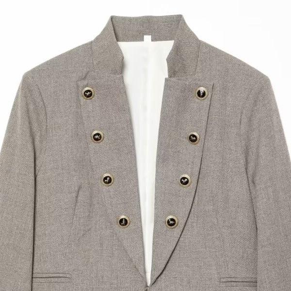Damen Kurzblazer im Military‑Stil mit Stehkragen, doppelreihiger Zierknopfleiste und taillierter Silhouette Drune
