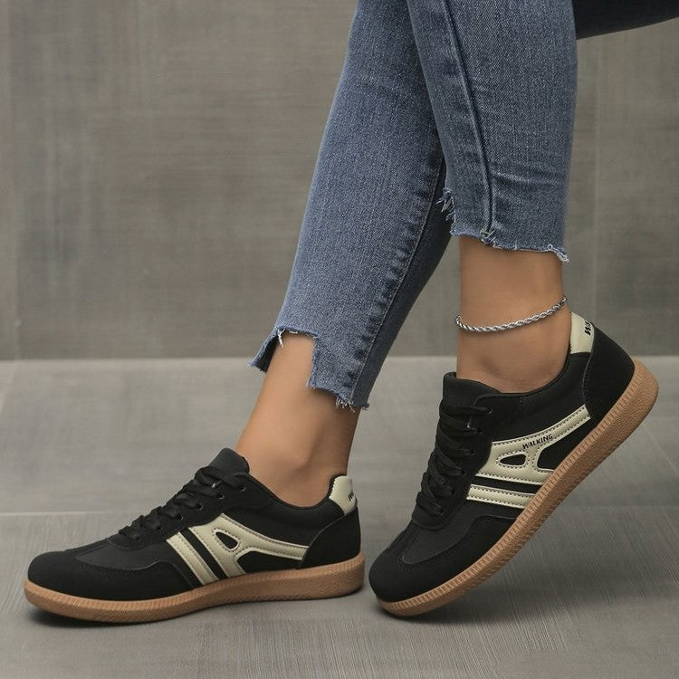 Damen Casual-Sneaker im Retro-Look aus Wildlederimitat mit kontrastierenden Zierstreifen und dämpfender Gummisohle Drune