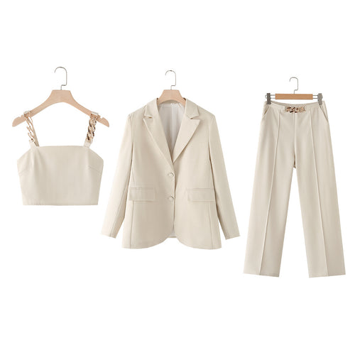 Damen nan dreiteiliges Anzugset mit Ketten‑Croptop, lockerem Blazer und hochtaillierter Bundfaltenhose Drune