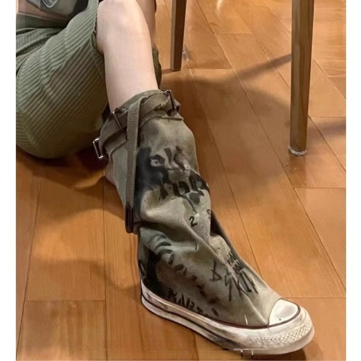Damen Slouchy Canvas-High-Top Sneaker-Stiefel mit Gurt und Graffiti-Print Drune