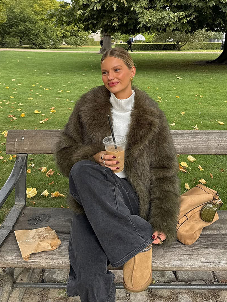Damen Boxy-Kunstfelljacke mit voluminösem Schalkragen und weicher Teddystruktur Drune