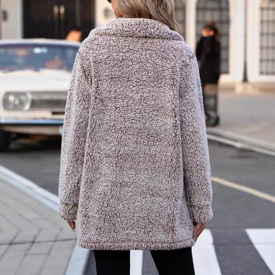 Damen Flauschige Übergangsjacke mit großen aufgesetzten Taschen und Knopfdetails Drune