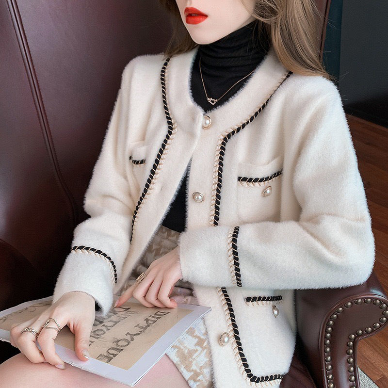 Damen modische Strickjacke mit eleganten Kontrastnähten und Knopfdetails Drune