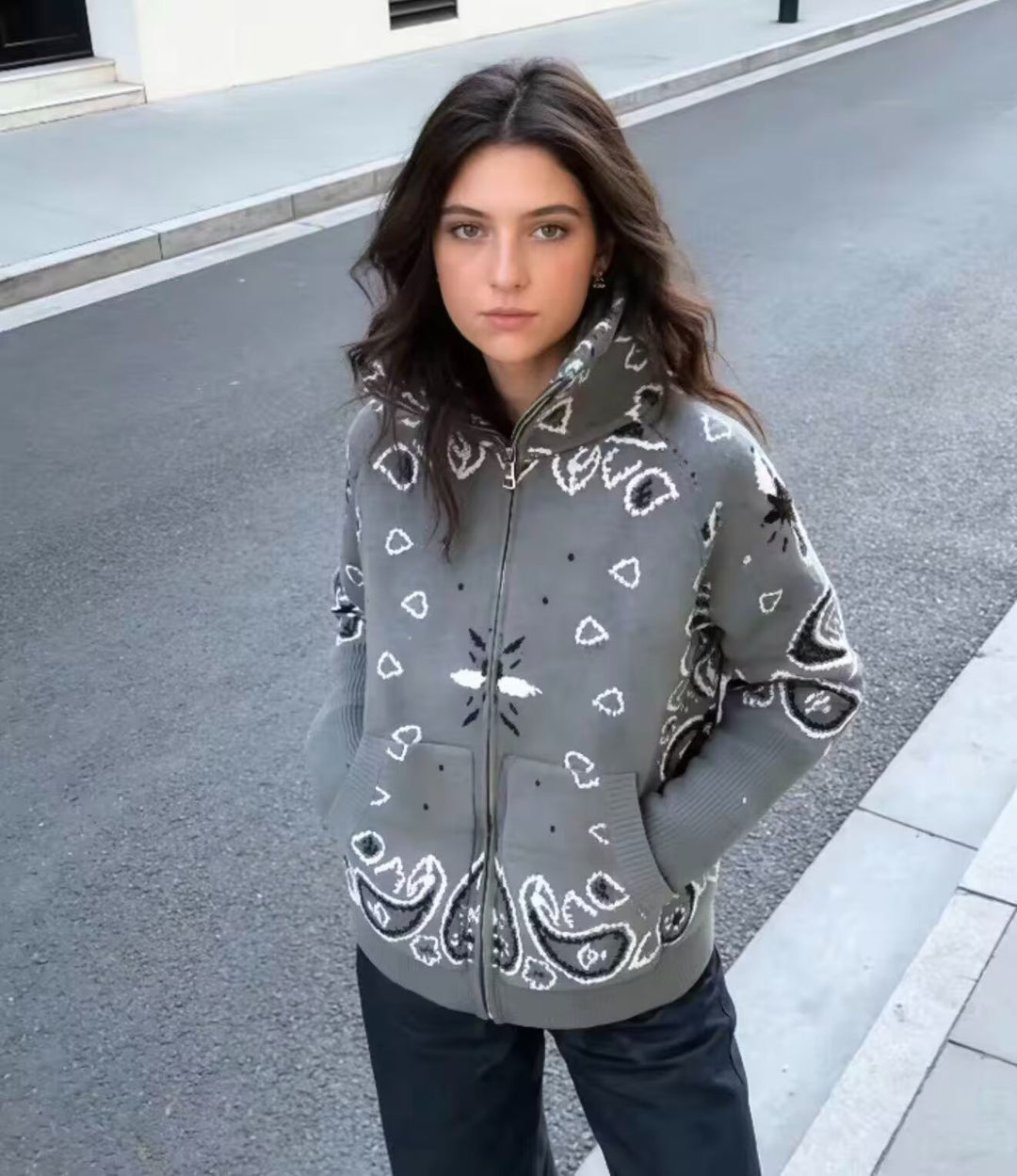 Damen Rollkragenpullover mit Allover-Bandana-Jacquard Drune