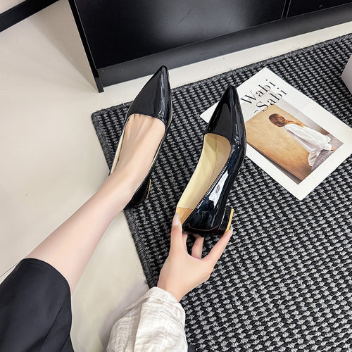 Damen Lack-Pumps mit spitzer Zehenform, gepolstertem Komfortfußbett und kurzem Blockabsatz Drune