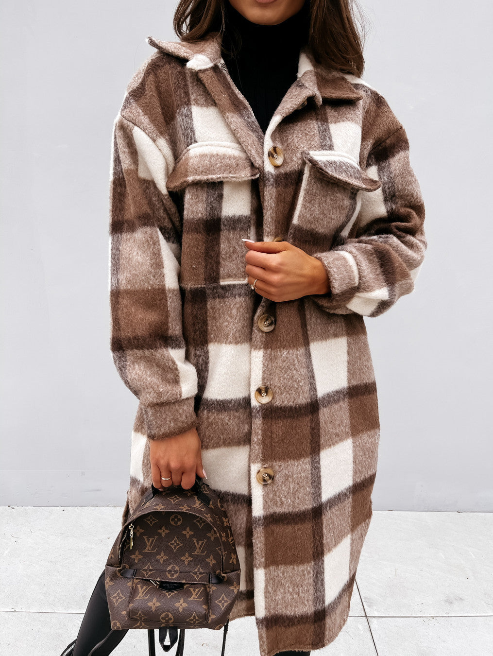 Damen Karierter Wollmantel mit Knopfdetails und praktischen Taschen Drune
