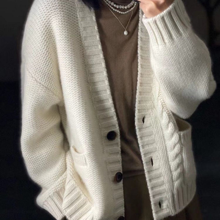 Damen Oversized Strickcardigan mit Zopfdetail, Eingrifftaschen und Knopfleiste Drune