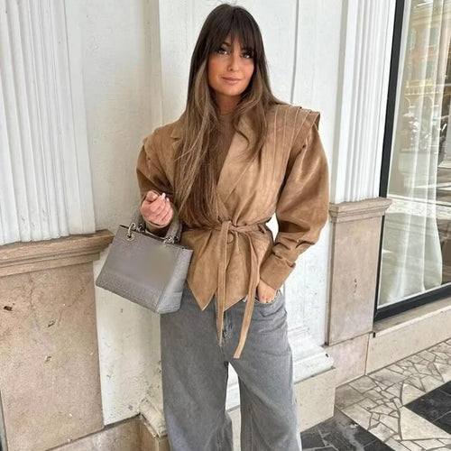 Damen Modische Wildlederjacke mit Gürtel und eleganten Schulterdetails Drune