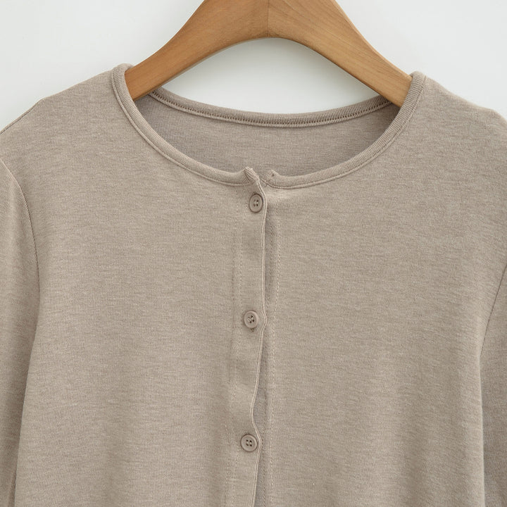 Damen Kurzgeschnittenes Set aus Feinstrick mit Knopfcardigan und figurbetontem Maxirock Drune