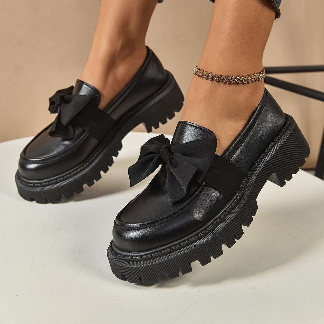 Damen Lack-Loafer mit markanter Profilsohle und Zierschleife Drune