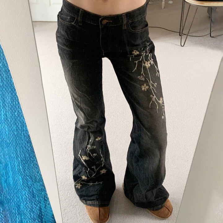 Damen Flared Jeans mit floralem Stickdesign und hohem Taillenbund Drune