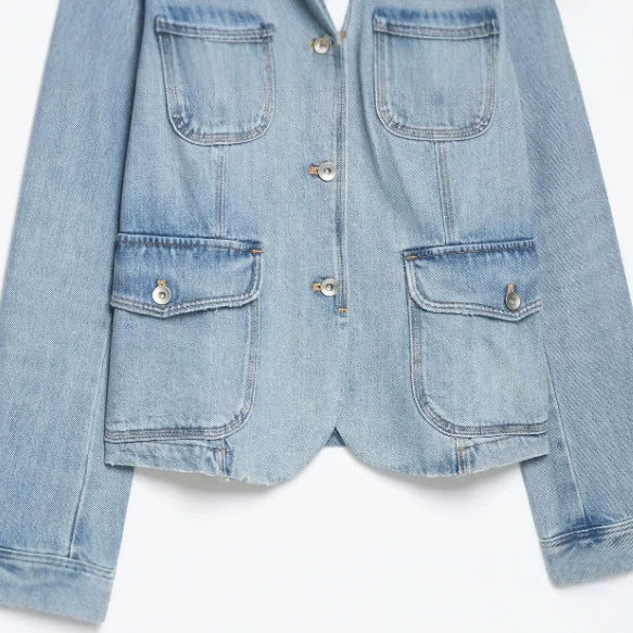Damen Jeansjacke im Utility-Look mit Stehkragen, Pattentaschen und Schulterpatten Drune
