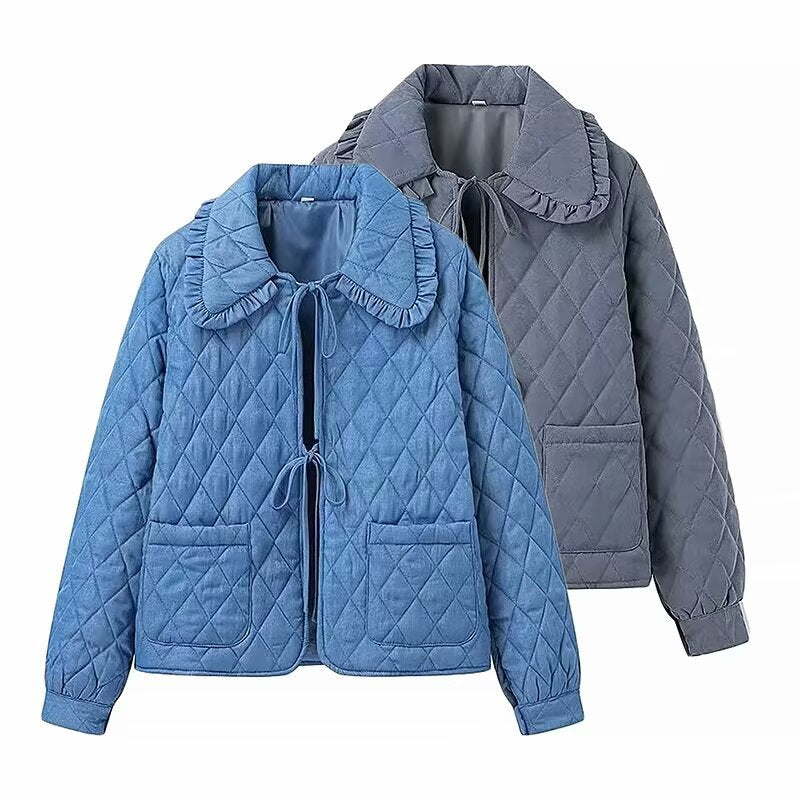 Damen nan gesteppte Kurzjacke mit Rüschkragen, Bindebändern und aufgesetzten Taschen Drune