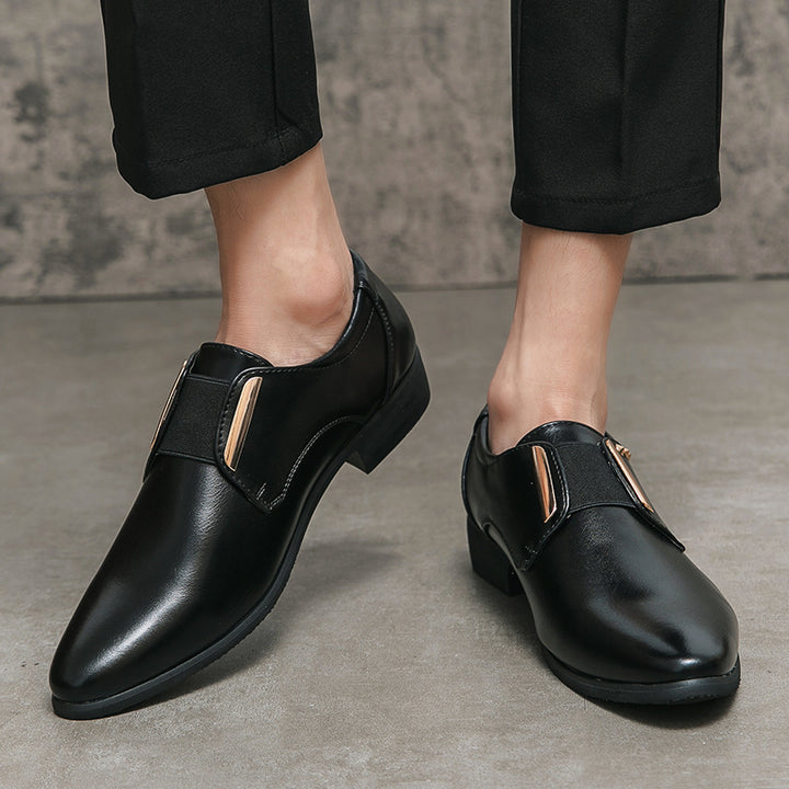 Herren elegante spitze Slip-On Business-Halbschuhe mit elastischer Gummilasche und dekorativen Metallapplikationen Drune