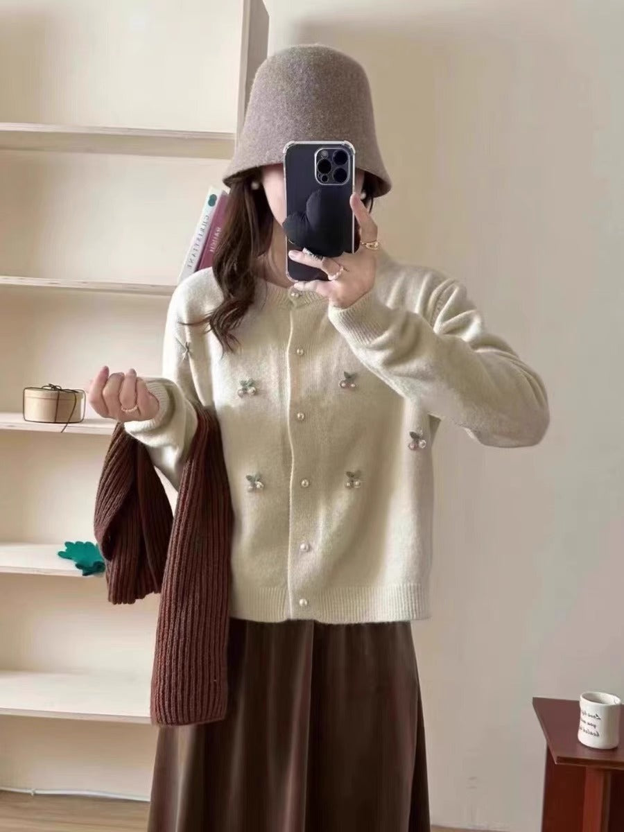 Damen Strickjacke mit verspieltem Design und Perlenknöpfen Drune