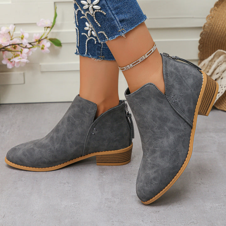 Damen Kurzstiefel mit Fersenreißverschluss, seitlichem Cut-Out und niedrigem Blockabsatz Drune
