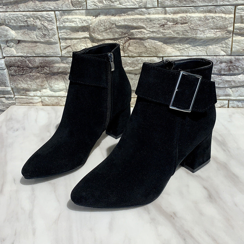 Damen nan elegante Wildlederoptik Stiefelette mit mittelhohem Blockabsatz und breitem Schnallenriemen Drune