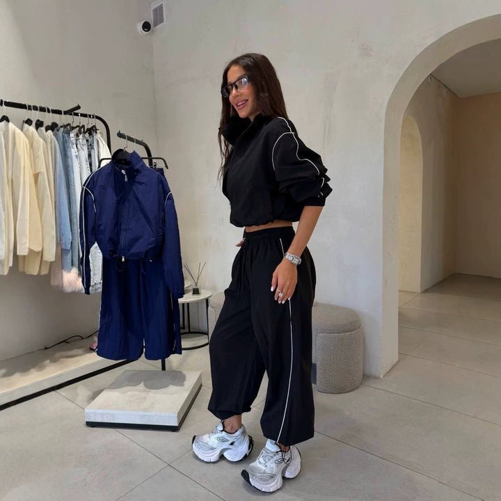 Damen Kurzgeschnittenes Windbreaker-Set mit weiter Trackhose und Kontrastpaspel Drune