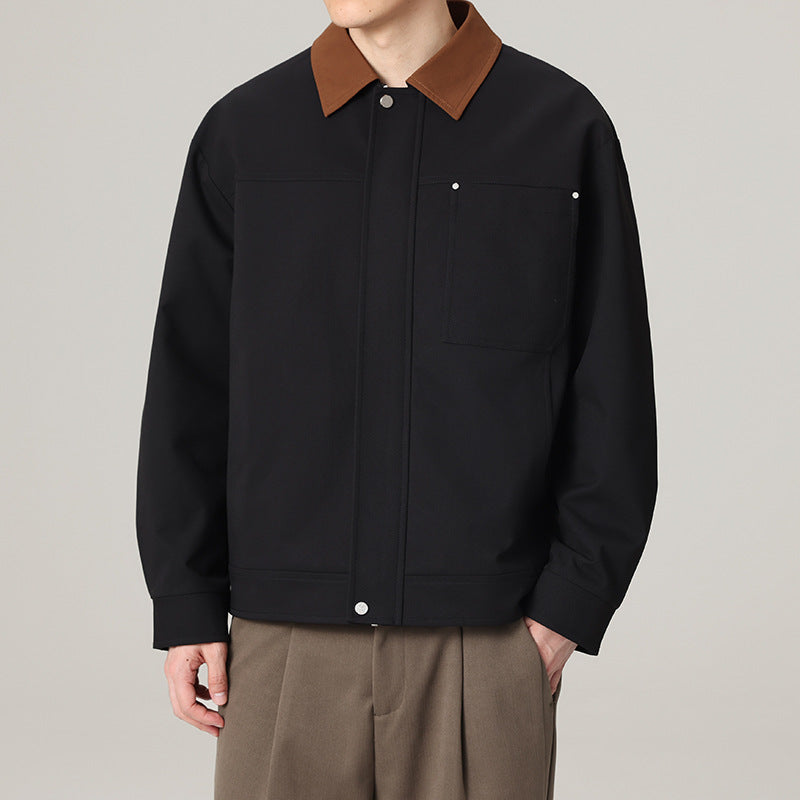 Herren Kurzjacke im Workwear-Look mit Kontrastkragen, verdecktem Reißverschluss und Brusttasche Drune