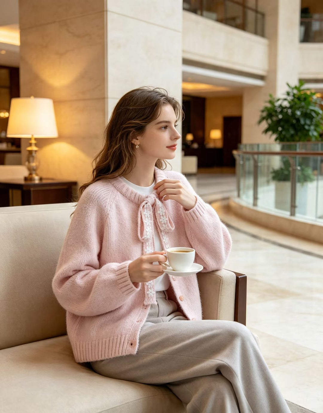 Damen Oversize Strickpullover mit dekorativem Blumen-Spitzenband Drune