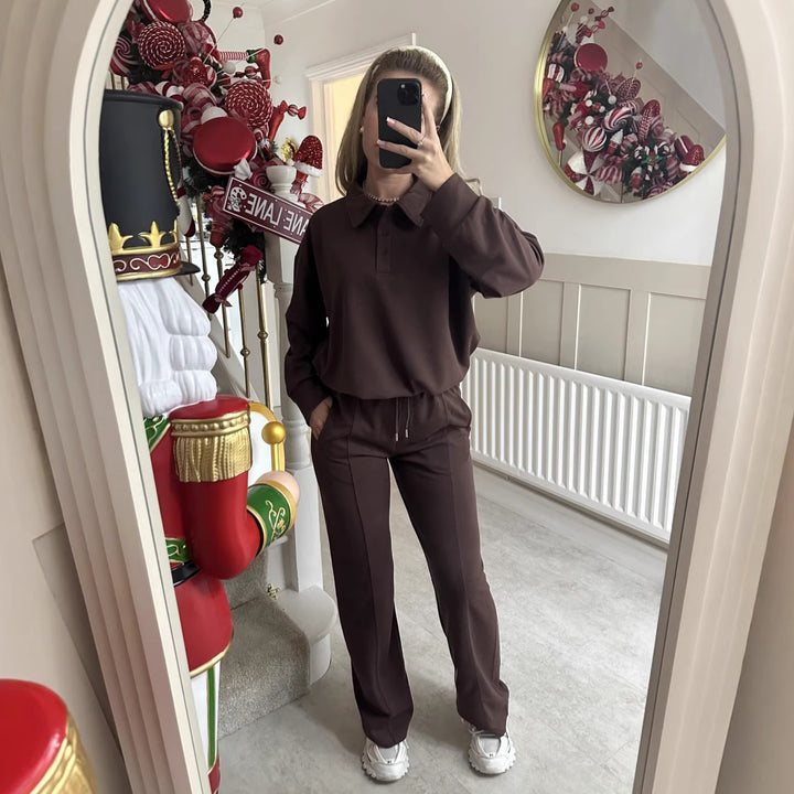 Damen eleganter Freizeitanzug mit hochgeschlossenem Kragen und weiten Hosen