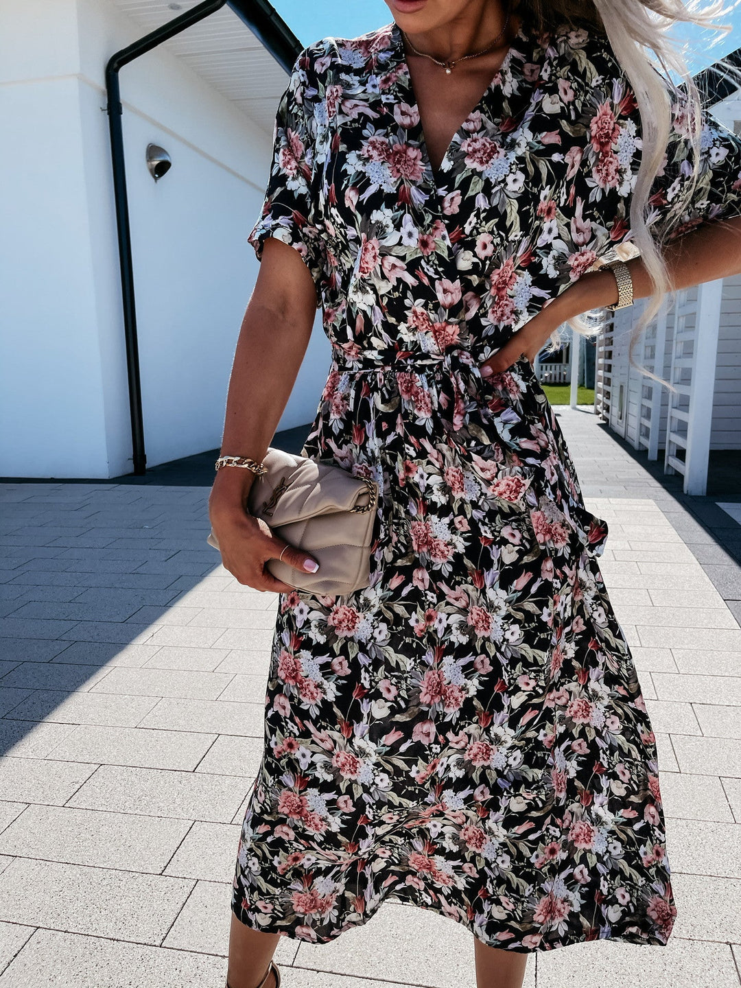 Damen Wickelkleid mit floralem Muster und Taillengürtel Drune