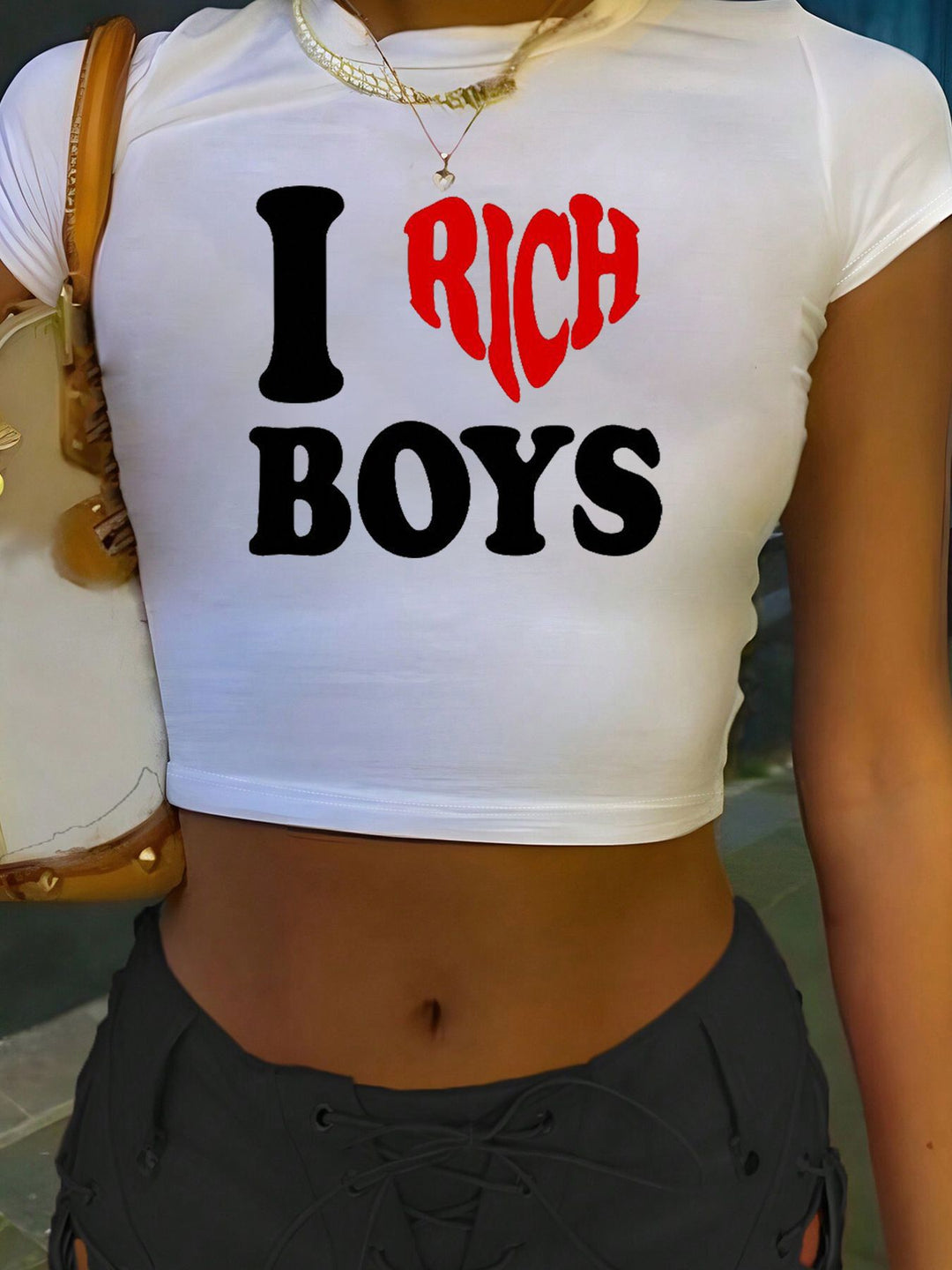 Damen Crop-T-Shirt mit inspirierendem Aufdruck und figurbetontem Schnitt Drune