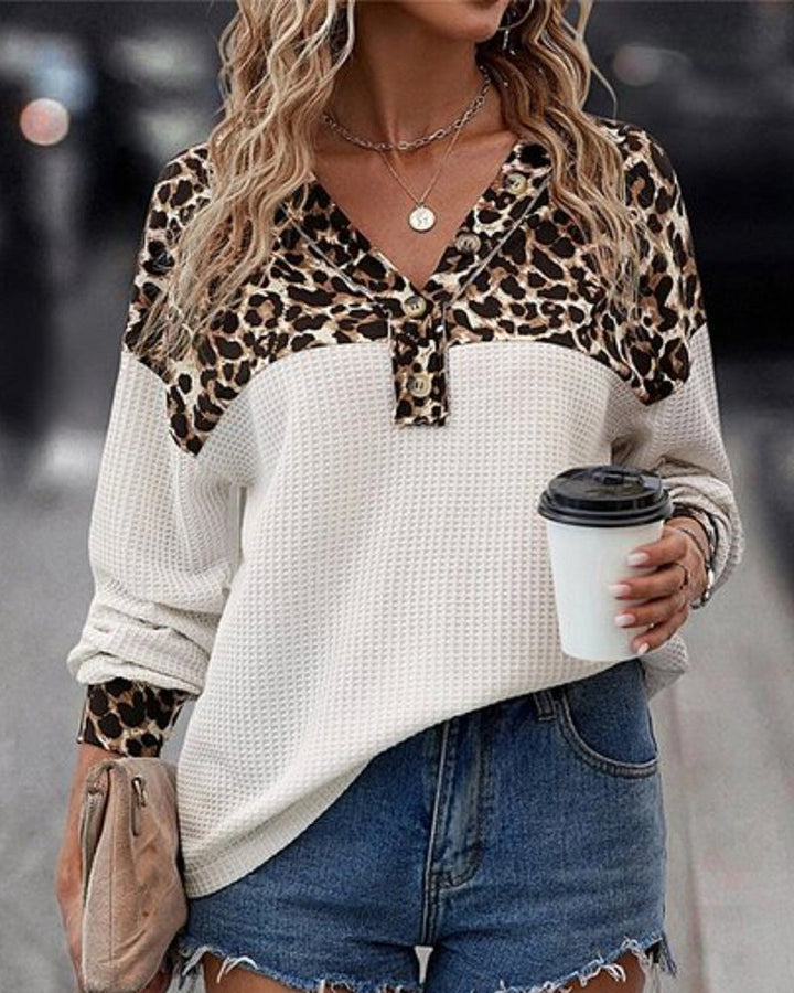Damen nan lockeres Waffelstrick-Langarmshirt mit Leoprint-Passe und Henley-Knopfleiste Drune