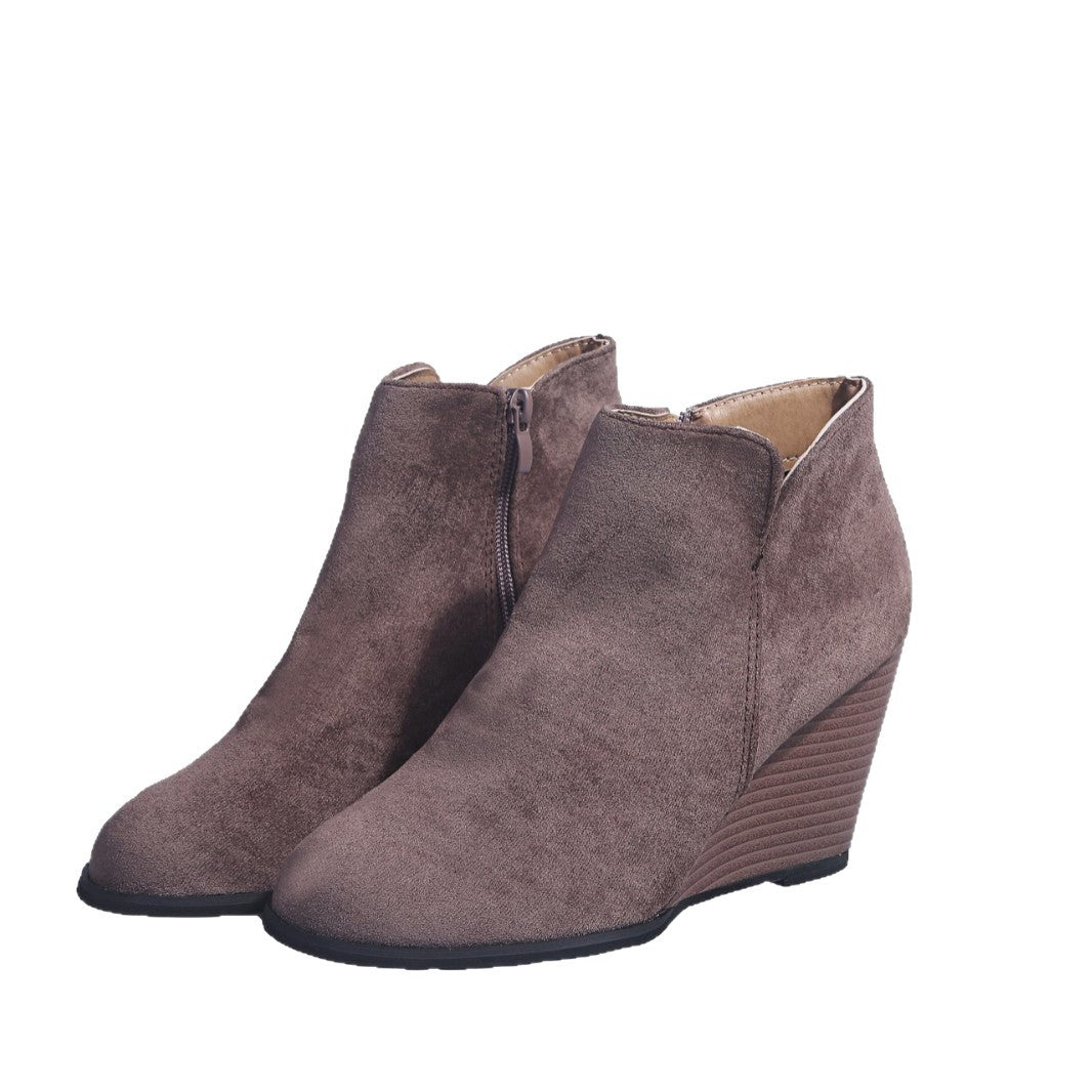 Damen knöchelhohe Keilabsatz‑Stiefelette mit seitlichem Reißverschluss Drune