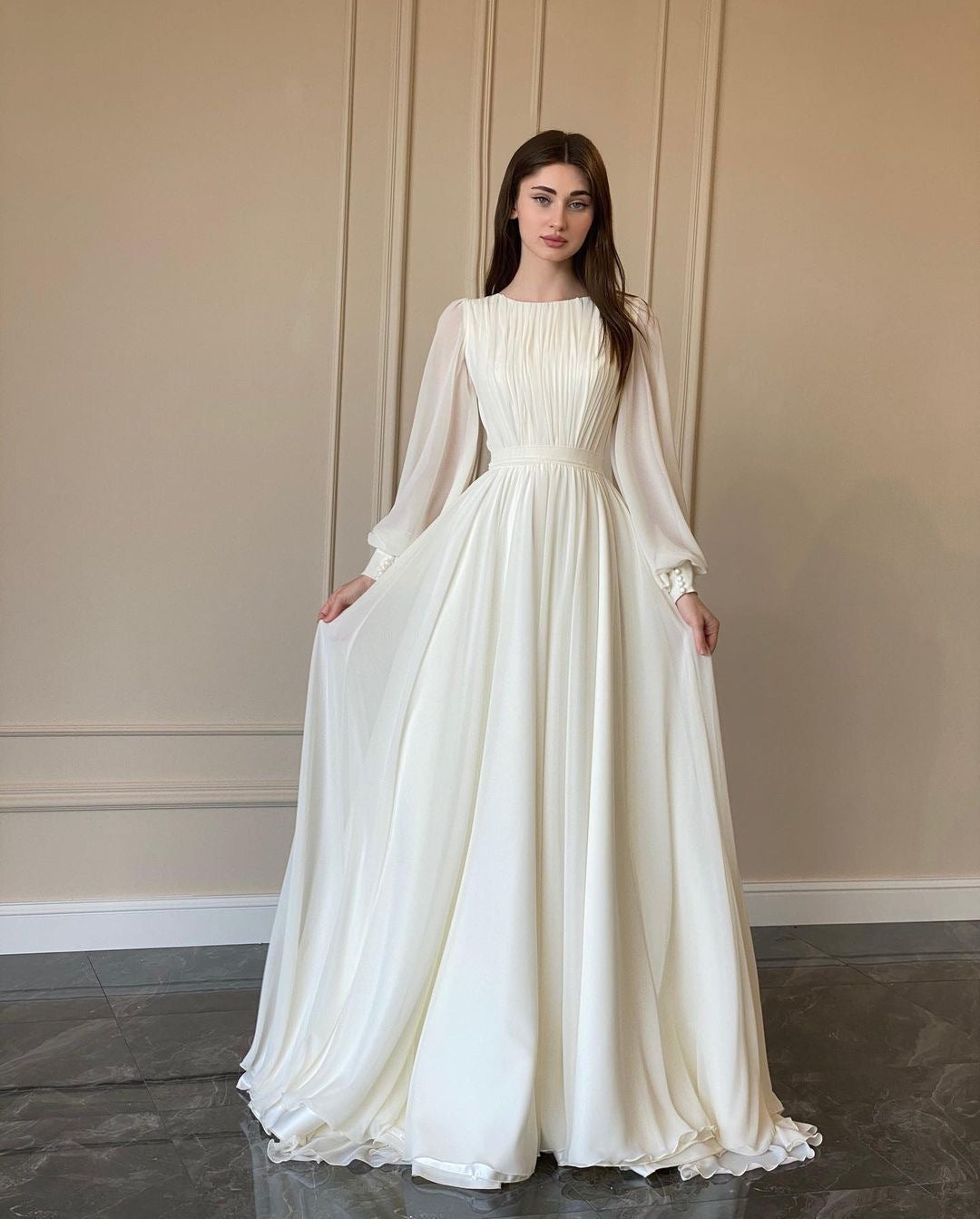 Damen Maxi-Party Kleid mit langen fließenden Ärmeln und Spitzenakzenten Drune