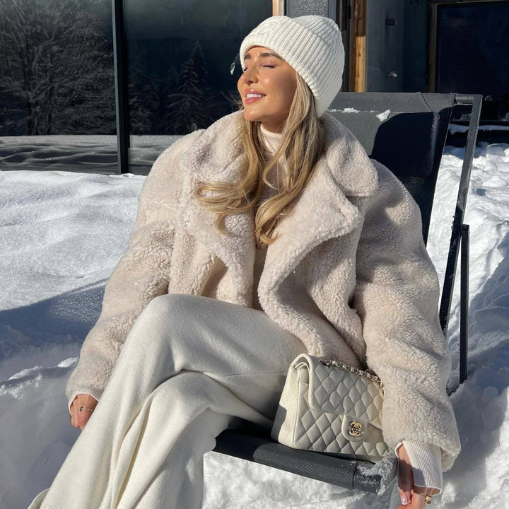 Damen Kuschelige Plüschjacke mit oversized Schnitt und hochgeschlossenem Kragen Drune