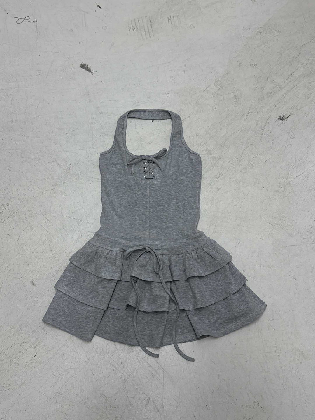 Damen lässiges Trägerkleid mit rüschenförmigem Saum und detailreicher Schnürung Drune