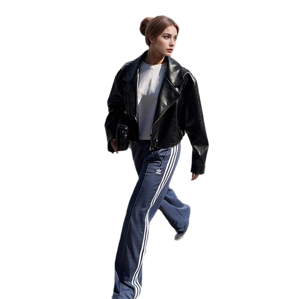 Damen Cropped Boxy‑Bikerjacke aus Lederimitat mit markanter Schulterpartie und kastiger Silhouette Drune
