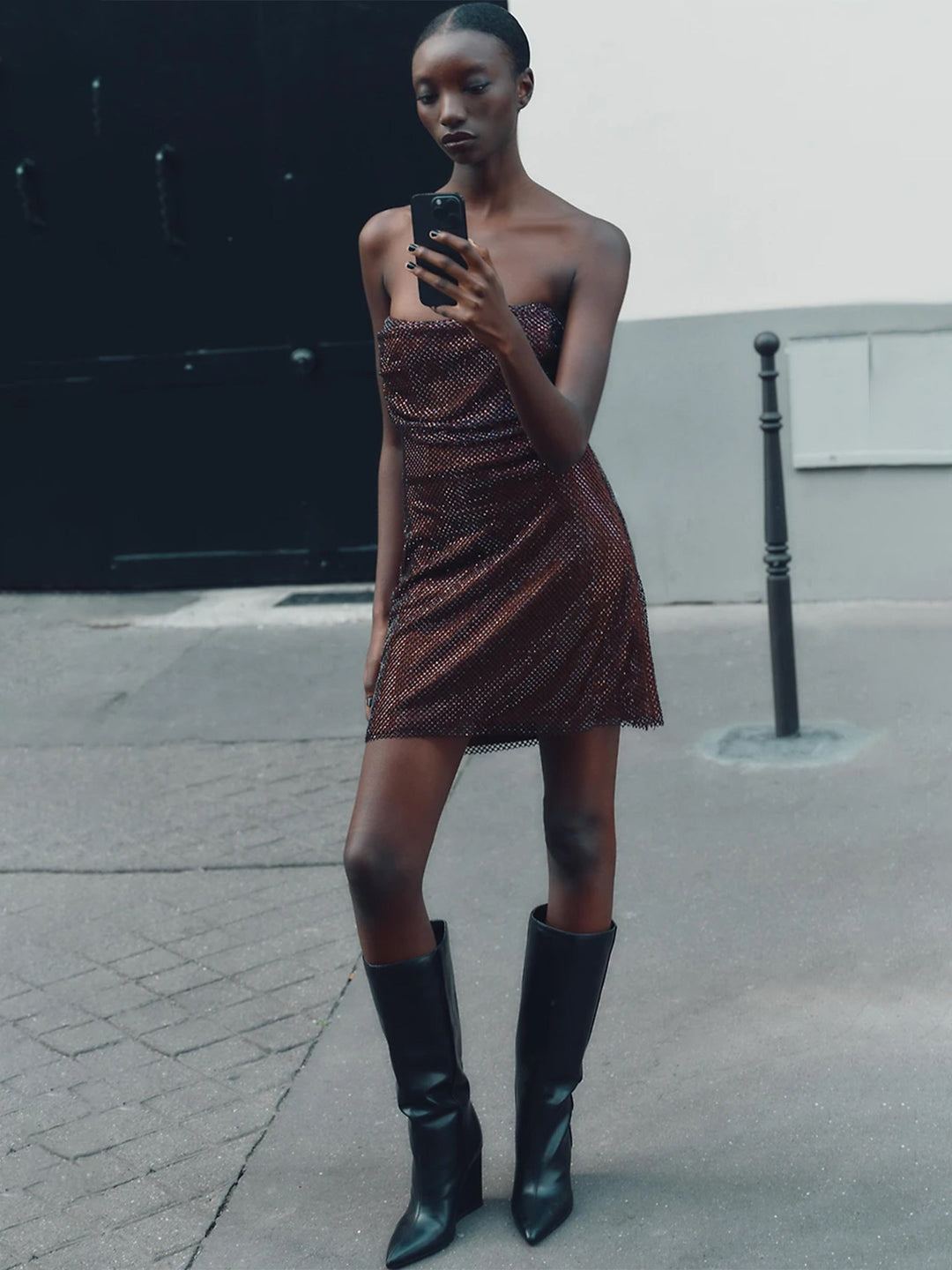 Damen Glitzerndes Cocktailkleid mit schulterfreiem Design und funkelnden Pailletten Drune