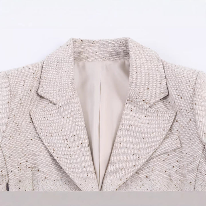 Damen Struktur-Tweedblazer mit Shapingnähten, Pattentaschen und bezogenen Knöpfen Drune
