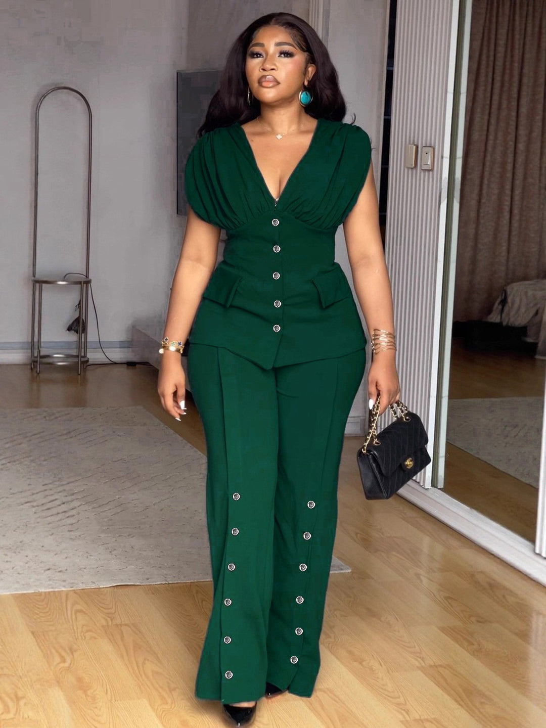 Damen Elegantes Jumpsuit mit drapiertem Oberteil und dekorativen Knöpfen Drune