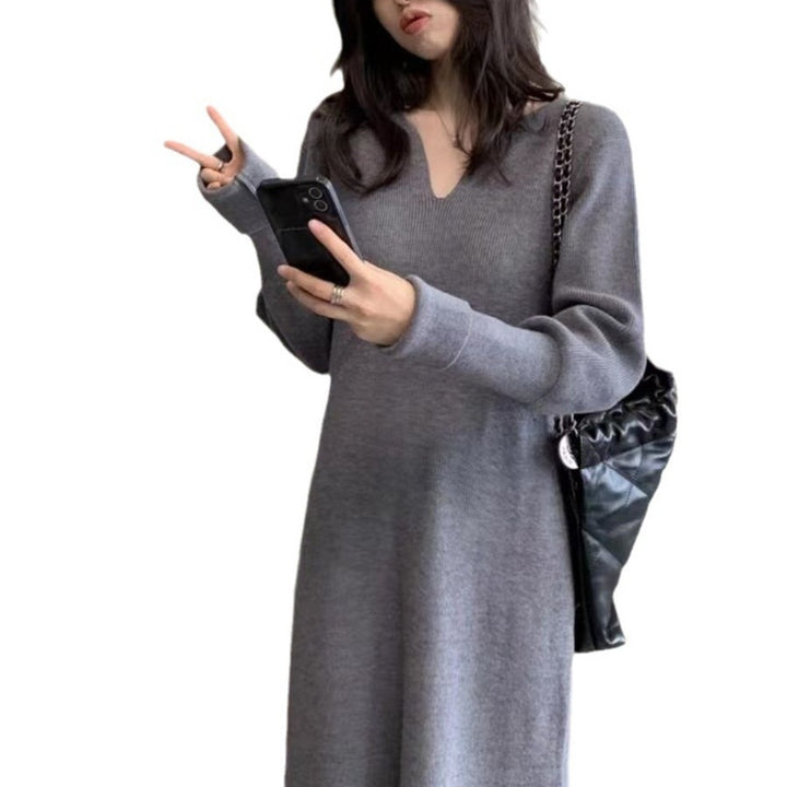 Damen Strickkleid mit tiefem V-Ausschnitt und speziell entwickelter Struktur Drune