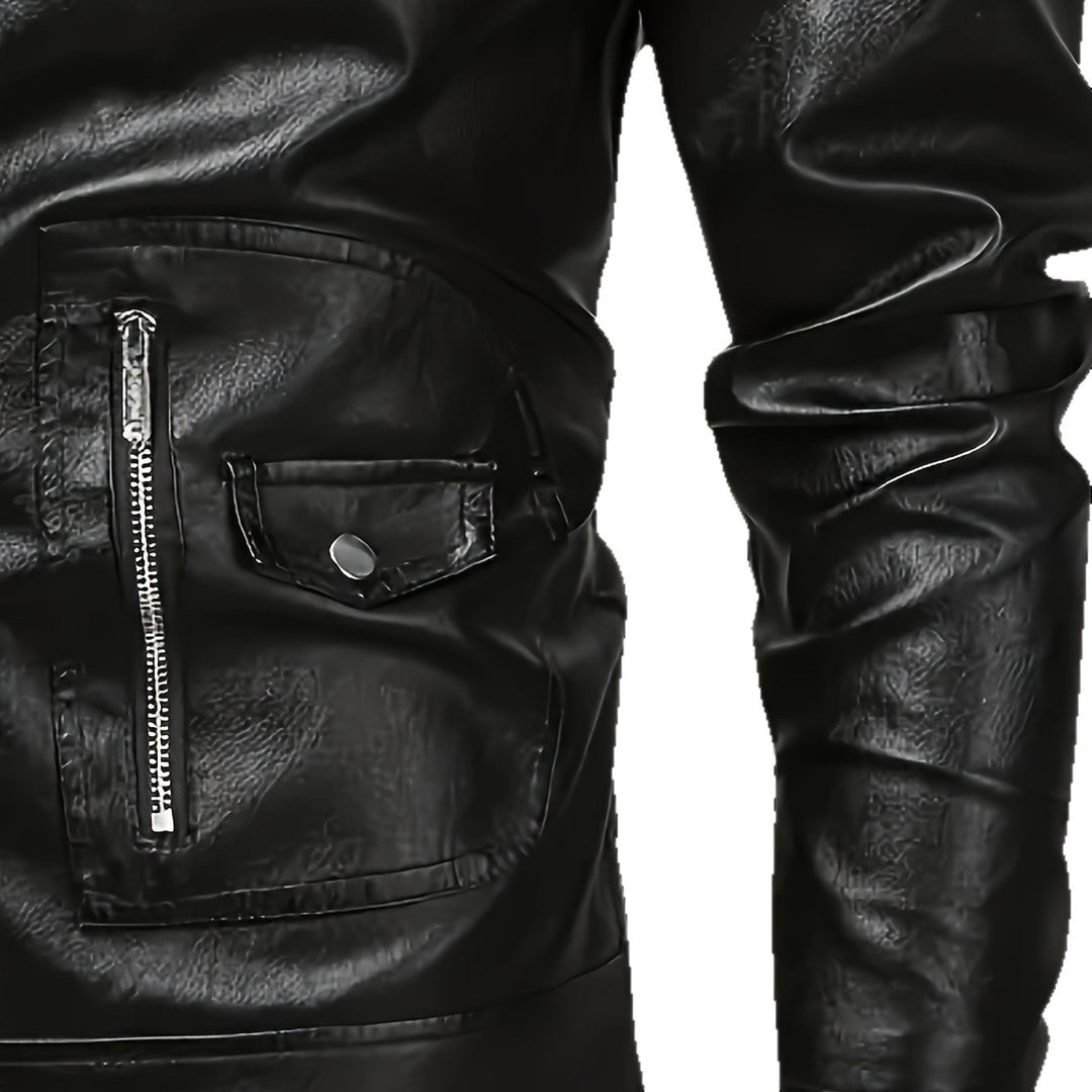 Herren Asymmetrische Bikerjacke aus Kunstleder mit gesteppten Schulterpaddings und Utility‑Taschen Drune