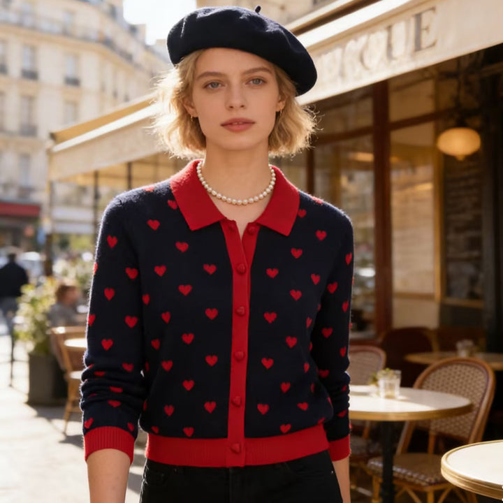 Damen Kurzgeschnittene Strickjacke mit Hemdkragen, Herzjacquard und Knopfleiste Drune